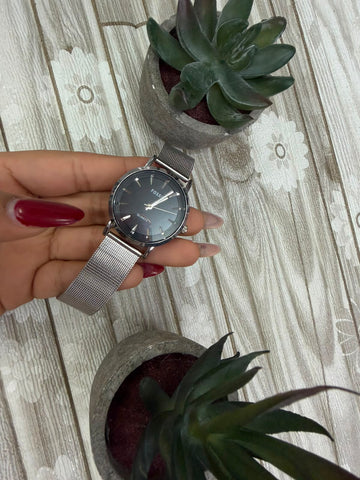 Reloj Fossil Plateado esfera negra