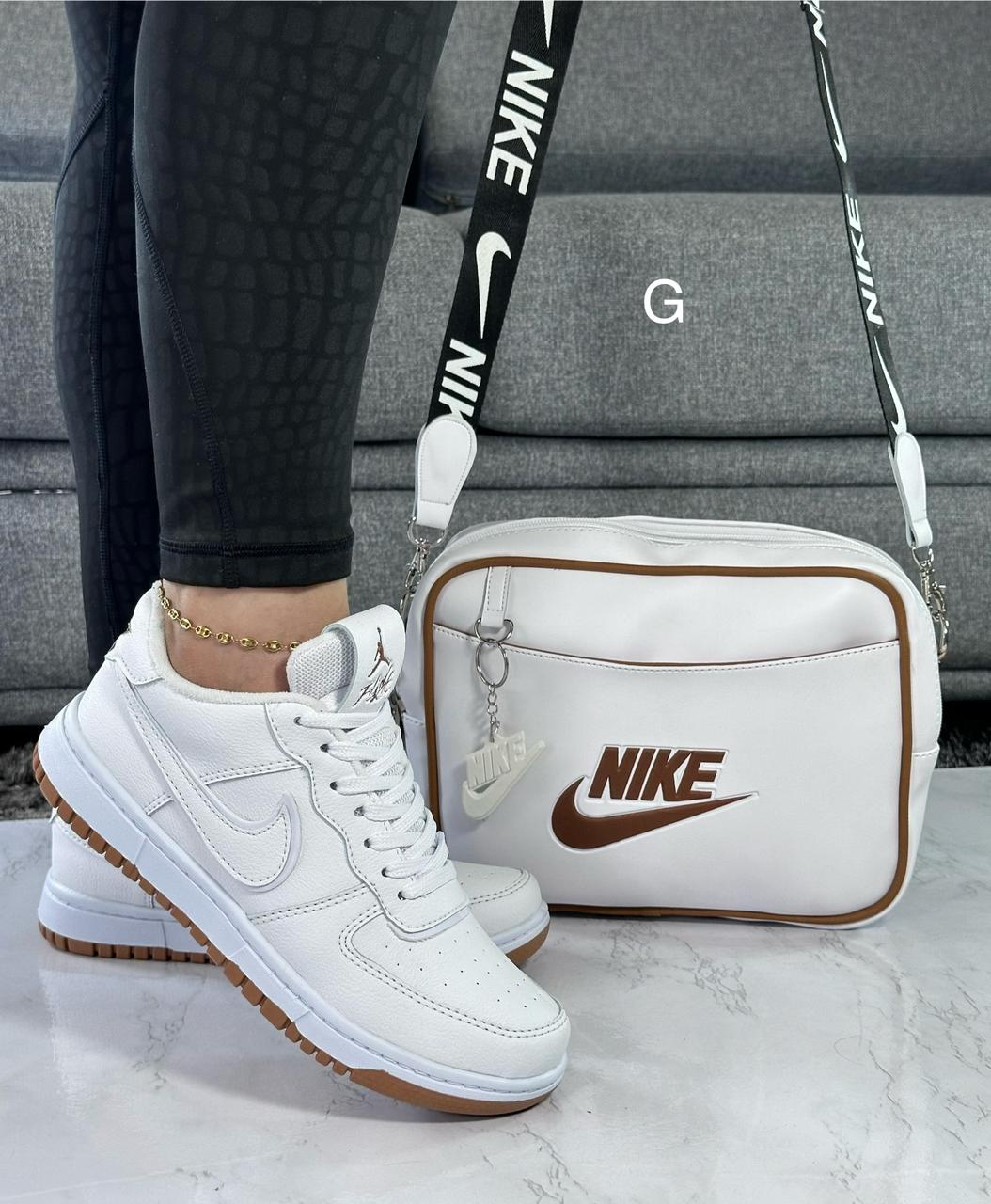 Nike Duo Bolso y Zapatos N-209 – Conjunto Deportivo